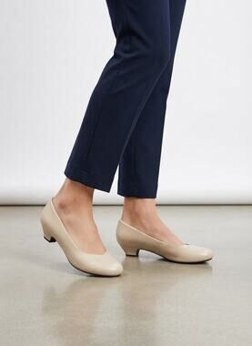 Soft Styles by Hush Puppies Bone leather slip on dress shoes